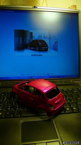 女王一同完成之 New Fiat 500 Barbie custom亮晶晶版