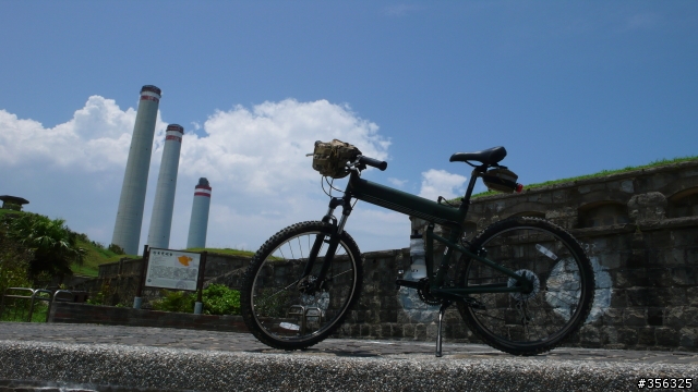 [遊記] 單車基隆東西岸經典行-觀看麗星郵輪進港+基隆燈塔.....