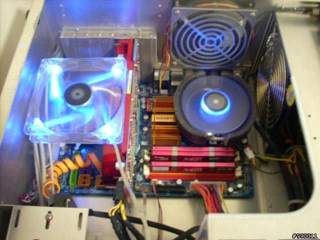 ASUS EAH4890顯卡 之極不專業開箱