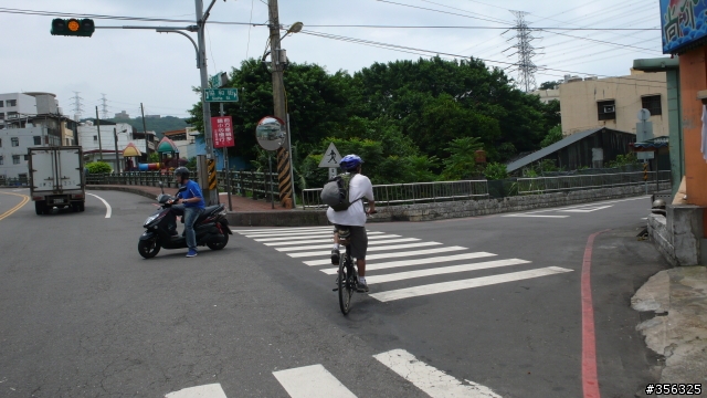[遊記] 單車基隆東西岸經典行-觀看麗星郵輪進港+基隆燈塔.....