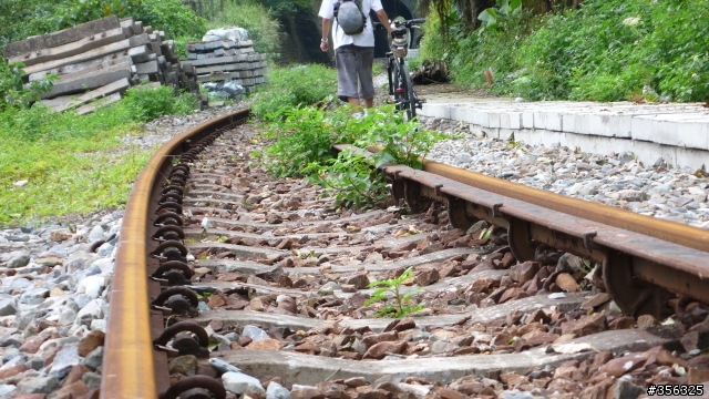 [遊記] 單車基隆東西岸經典行-觀看麗星郵輪進港+基隆燈塔.....