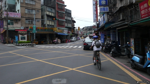 [遊記] 單車基隆東西岸經典行-觀看麗星郵輪進港+基隆燈塔.....