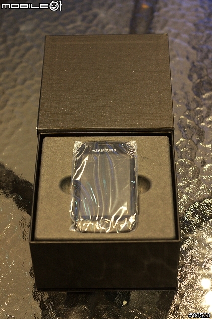 [開箱文] 09/10更新 i8000 新加坡水貨 SAMSUNG LOGO 開箱文~~!
