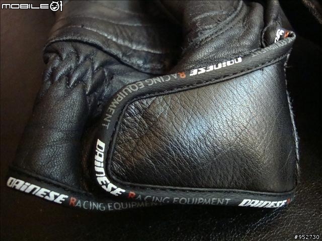 [遲來的開箱] Dainese Piston 短手套
