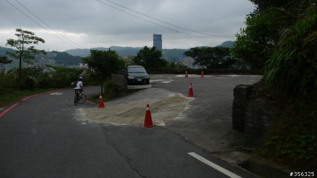 [遊記] 單車基隆東西岸經典行-觀看麗星郵輪進港+基隆燈塔.....