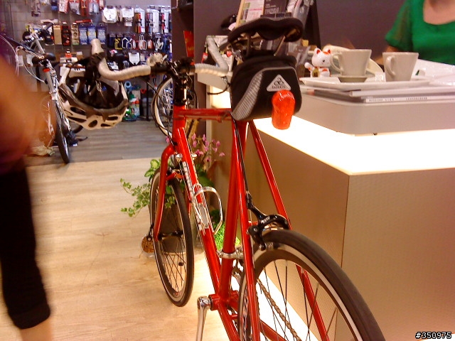 古典 內斂兼具外放 我的小紅小徑 --- Funny Type-R