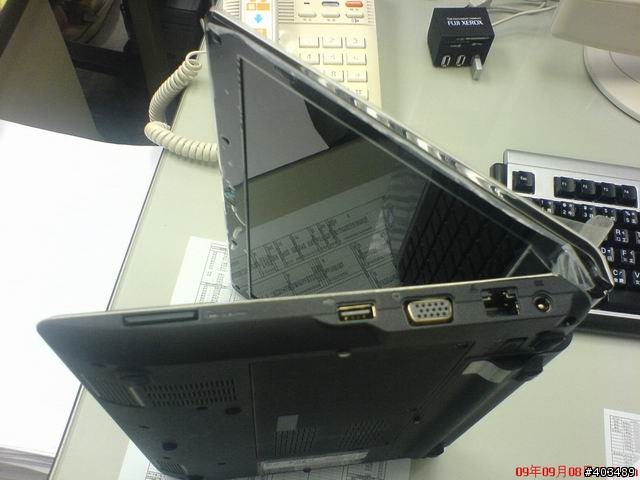 Asus UL20 不負責任報導 (有圖無文 -- 不負責任到底)
