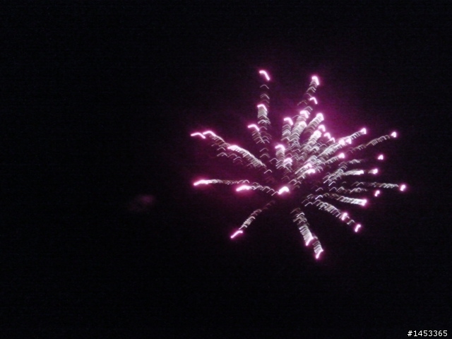 用S8000錄到煙火，好幸運！