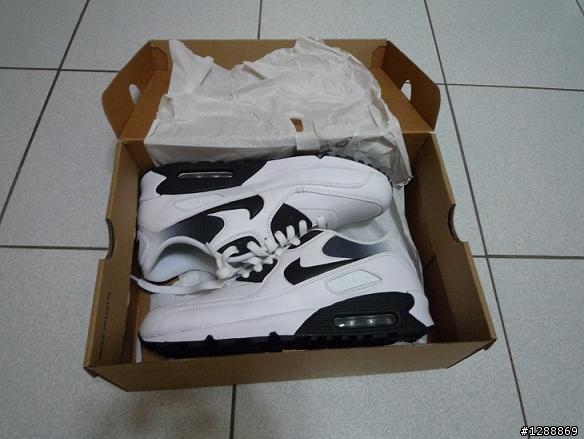 新鞋!!最近流行的 AIR MAX90 (黑白款)