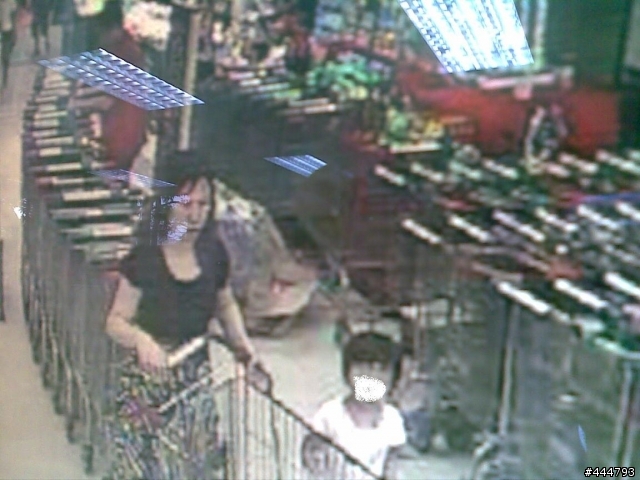 09/9/14 有打人的照片了 也有人幫我PO葉經理照片了 我去賣場購物 被不明人士打 賣場保安抓住我 看對方離開 這樣賣場有責任嗎