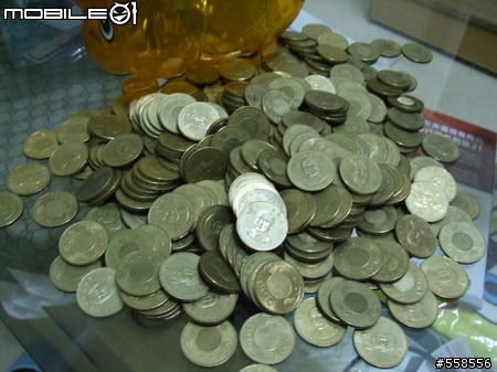 存錢桶小豬 沒餵飽就被剖  開箱~(答案公佈)