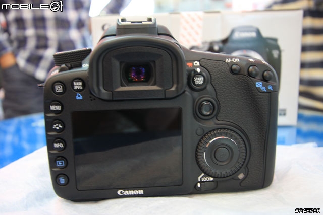 [快速開箱]EOS 7D