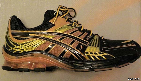 [開箱] Asics Kinsei 將軍盔甲金色版跑鞋
