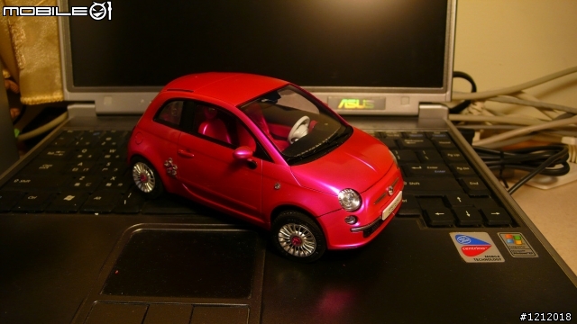 女王一同完成之 New Fiat 500 Barbie custom亮晶晶版