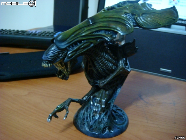 完美的生物 (ALIEN QUEEN) 胸像