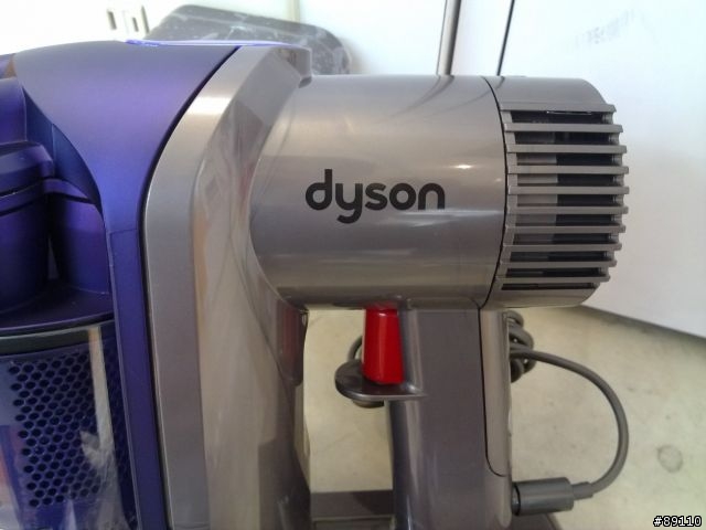 新登場,手提吸塵器界中的小霸王!! DYSON DC31開箱分享