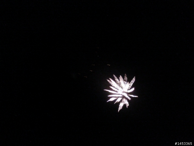 用S8000錄到煙火，好幸運！