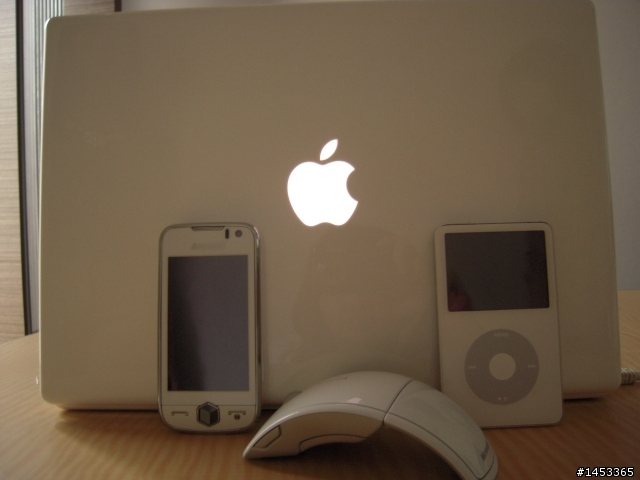 白色Mac.Ipod.Arc與S8000敗家入手啦