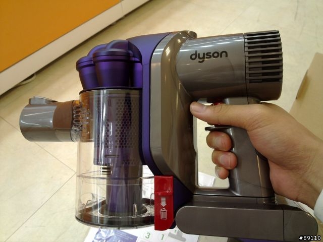 新登場,手提吸塵器界中的小霸王!! DYSON DC31開箱分享