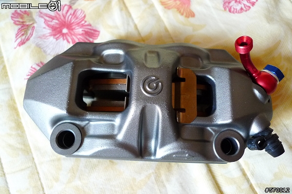 制動--神兵利器--Brembo一體成形輻射卡鉗+FREN TUBO 碳纖維油管