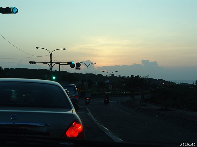 沙灘、音樂、熱炒、啤酒  夏夜晚風(玩瘋)PART2...