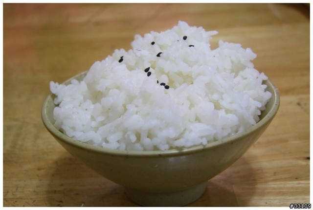 還算平價的炸豬排套餐 雖然不是很道地的日式風味 但是和式的感受卻是有的 若是想要吃飽又想要吃較多樣化的簡式套餐(又稱簡餐) 可以來這家店試試 有許多菜單還沒有試過 有點像尋寶 刺激中帶點愉悅 歡迎光臨