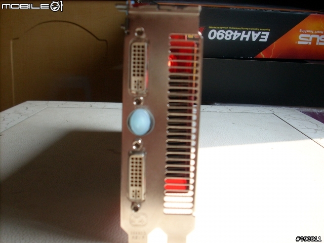 ASUS EAH4890顯卡 之極不專業開箱