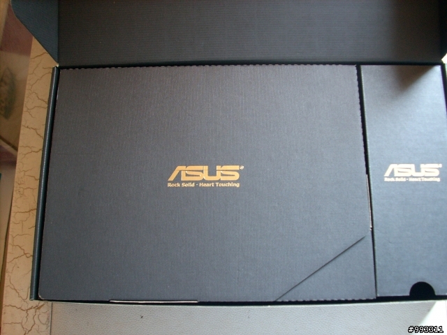 ASUS EAH4890顯卡 之極不專業開箱