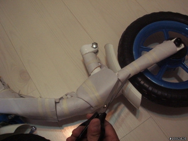 WeeRide袋鼠椅公司 2010年式 PushBike(學騎車)開箱,未完待續