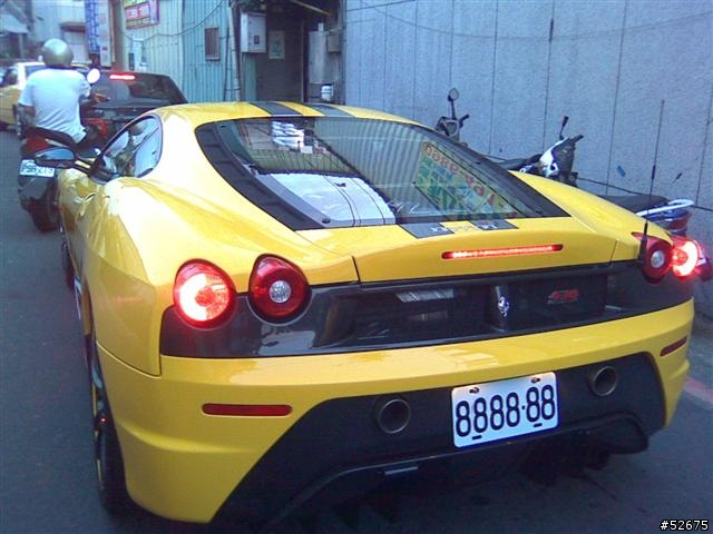 鮮黃色法拉利 F430 SCUDERIA