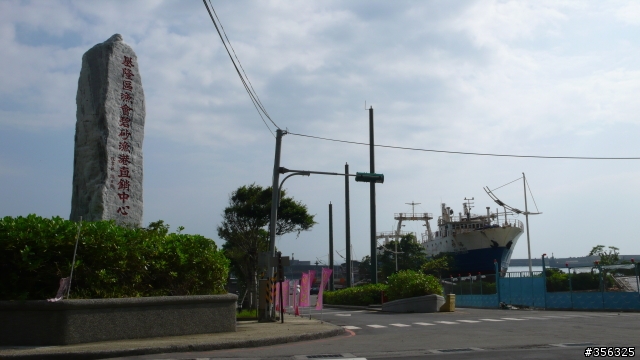 [遊記] 單車基隆東西岸經典行-觀看麗星郵輪進港+基隆燈塔.....