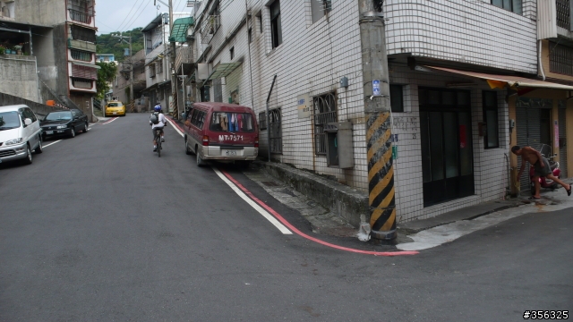 [遊記] 單車基隆東西岸經典行-觀看麗星郵輪進港+基隆燈塔.....