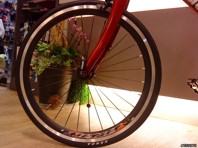 古典 內斂兼具外放 我的小紅小徑 --- Funny Type-R