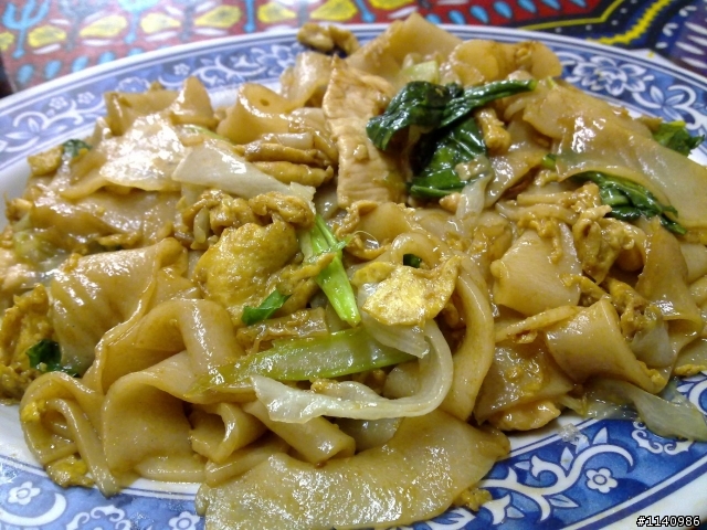 請問N79的照相顏色會偏冷色調?