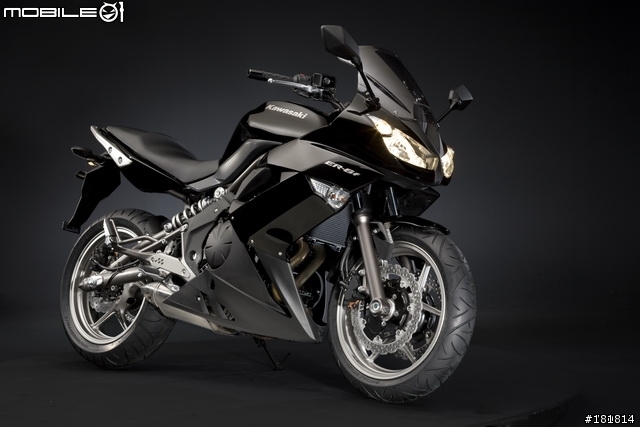 請問有人知道09年的KAWASAKI ER-6F會進黑色的嗎?