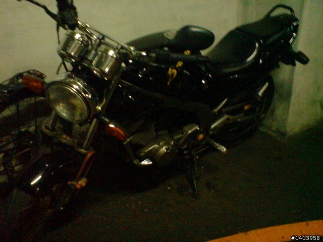 請問魔人們~照片中這是什麼車 ?