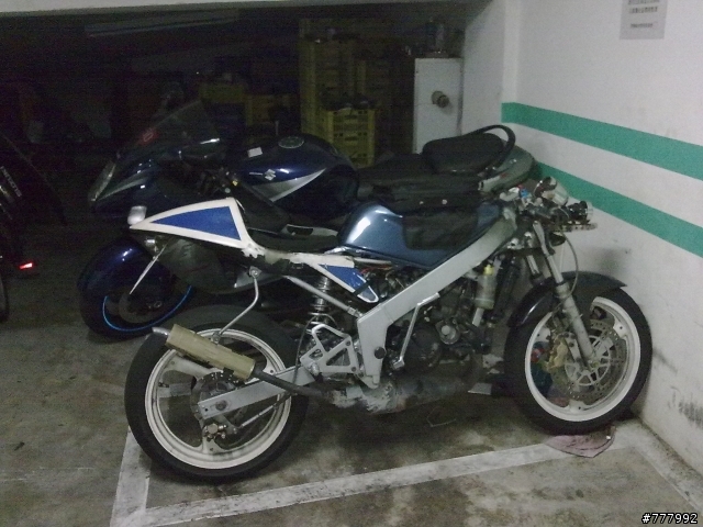 想問問這台是哪家的車~~~~