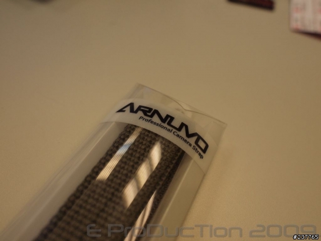敗入 e-p1 後的敗家漫延 (2) - ARNUVO 相機背帶