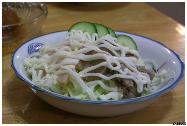 還算平價的炸豬排套餐 雖然不是很道地的日式風味 但是和式的感受卻是有的 若是想要吃飽又想要吃較多樣化的簡式套餐(又稱簡餐) 可以來這家店試試 有許多菜單還沒有試過 有點像尋寶 刺激中帶點愉悅 歡迎光臨