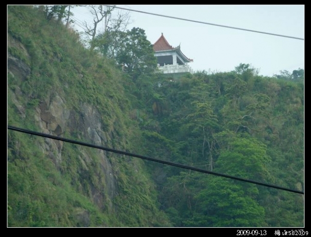 [分享]2009/9/13 梅山36彎 (黑白拍)