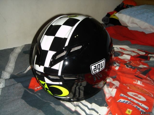 [純開箱文]AGV GP-TECH ROSSI 8次世界冠軍 冠軍帽入手
