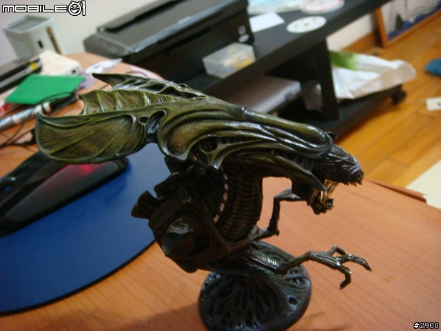 完美的生物 (ALIEN QUEEN) 胸像