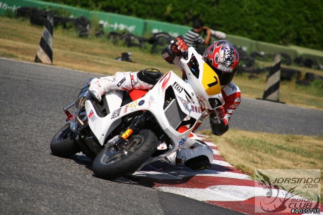 恭賀!! 台灣車手獲得日本MOTO CHAMP比賽冠軍!!(10/24新增影片~)