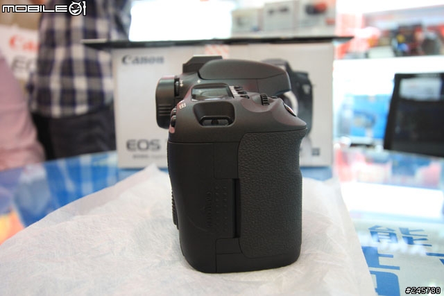 [快速開箱]EOS 7D
