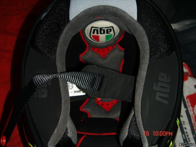 [純開箱文]AGV GP-TECH ROSSI 8次世界冠軍 冠軍帽入手