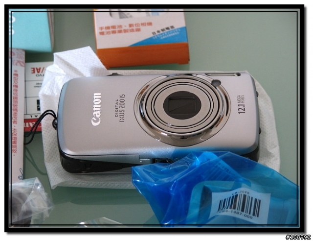 Canon IXUS 200 IS (銀色) 簡易開箱文