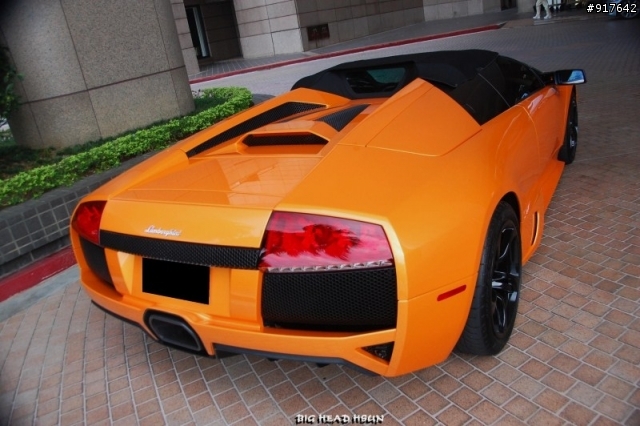 今天帶帽子出門......LP640 - Roadster