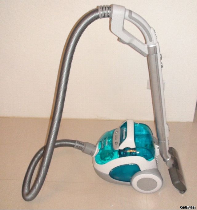 [開箱心得分享] 伊萊克斯Electrolux Z-8280除塵蟎吸塵器---開箱&使用心得