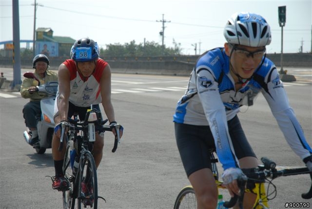 400K照片上午11:00~13:00香山～下午15:00左右～竹圍漁港