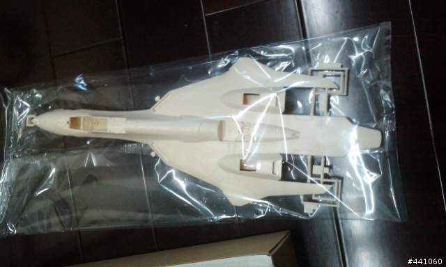 [開箱] 長谷川 1:48 vf-19